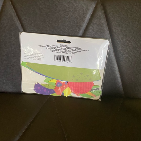 Dinosaur Cupcake Wrappers & matching Cupcake picks - Picture 4 of 7